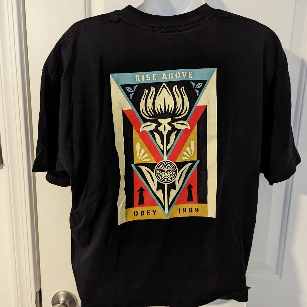 Obey clothing Black Graphic Tee size Medium
